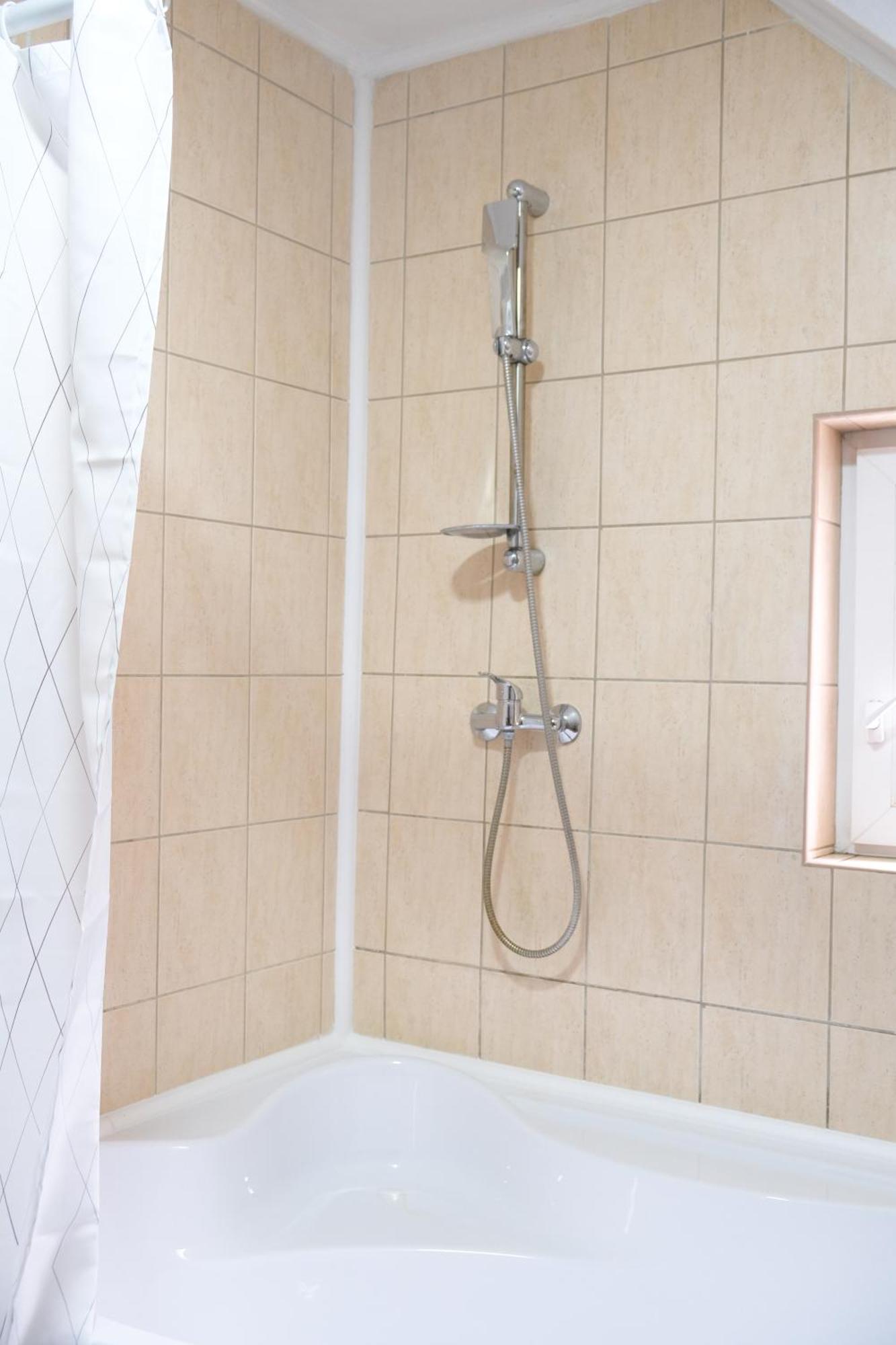 Apartment Tron Siklos